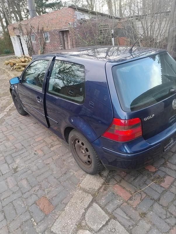 Gebraucht VW Golf IV 2002 Blau Kleinwagen