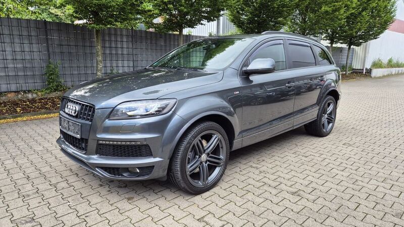 Grau Gebraucht 2010 Audi Q7 S-Line SUV | 15.950 € (Etwas zu teuer) - Bild 1/4