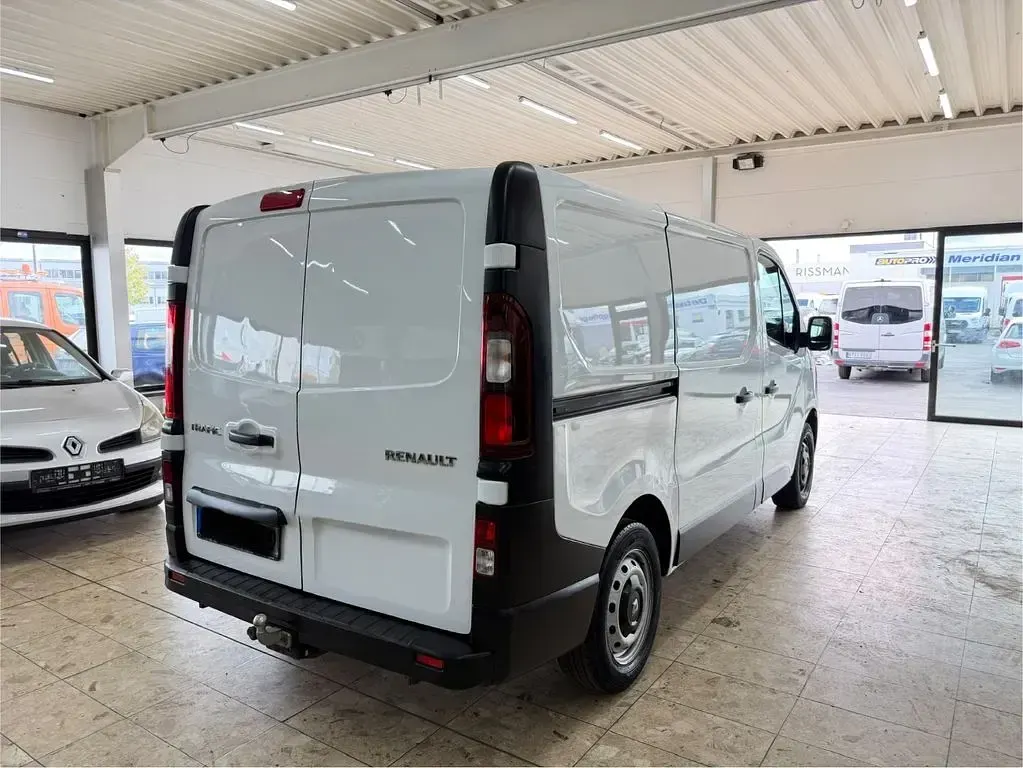Gebraucht Renault Trafic 90 PS (66 kW) 2015 Gletscherweiss Van / Kleinbus