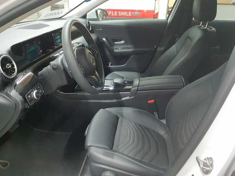 Gebraucht Mercedes A250 Style 160 PS (117 kW) 2022 Digitalweiß metallic Limousine