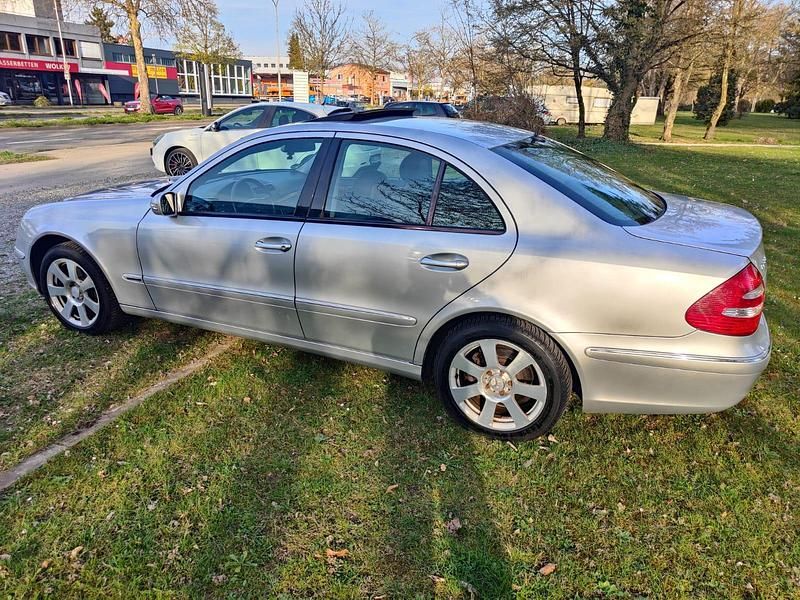 Gebraucht Mercedes E280 231 PS (169 kW) 2005 Silber Limousine