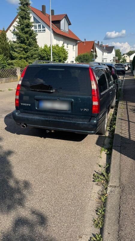 Grün Gebraucht 1999 Volvo V70 Kombi | 2.000 € (Superpreis) - Bild 1/4