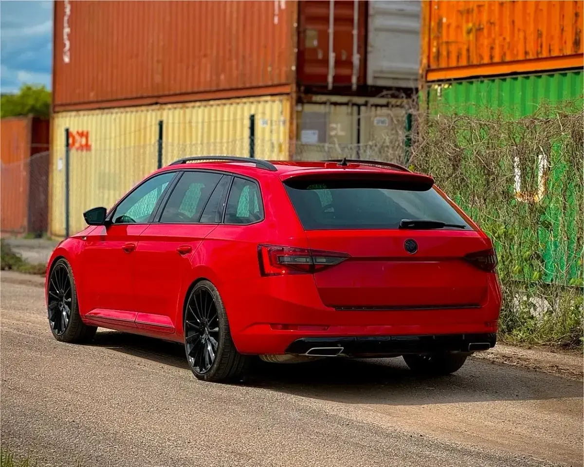 Gebraucht Skoda Superb SportLine 360 PS (264 kW) 2017 Rot Kombi