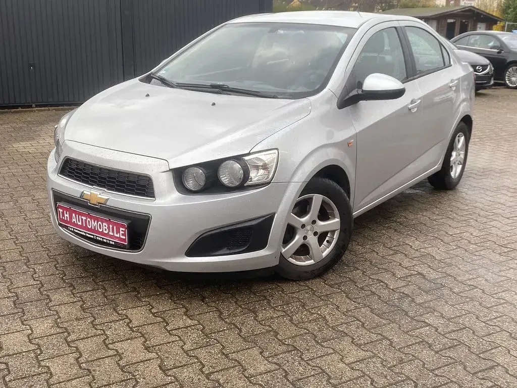 Gebraucht Chevrolet Aveo LT 86 PS (63 kW) 2011 Silber Limousine