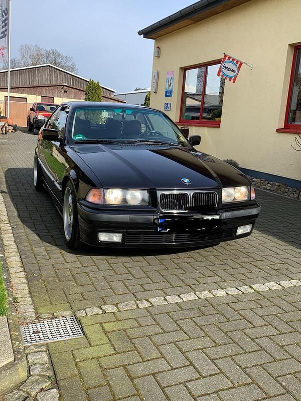 Second-hand BMW 328 193 CP (141 kW) 1995 Negru Coupe