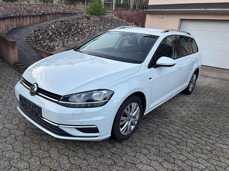 Pure white Gebraucht 2019 VW Golf VII Join Kombi | 10.490 € (Superpreis) - Bild 1/4