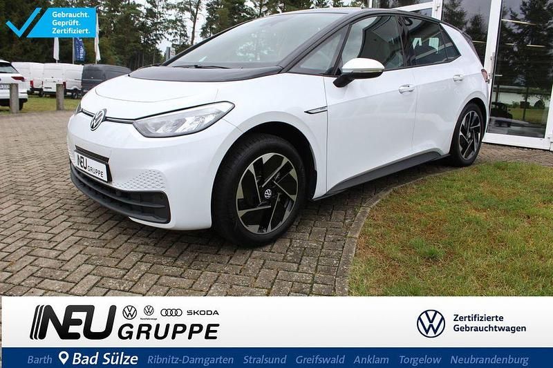 Gletscherweiß metallic Gebraucht 2023 VW ID.3 Pro Performance Kleinwagen | 24.789 € (Superpreis) - Bild 1/4