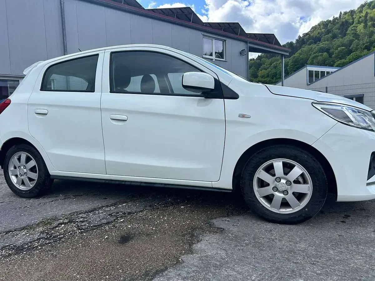 Gebraucht Mitsubishi Space Star Select 71 PS (52 kW) 2023 Islandweiss (s) Kleinwagen