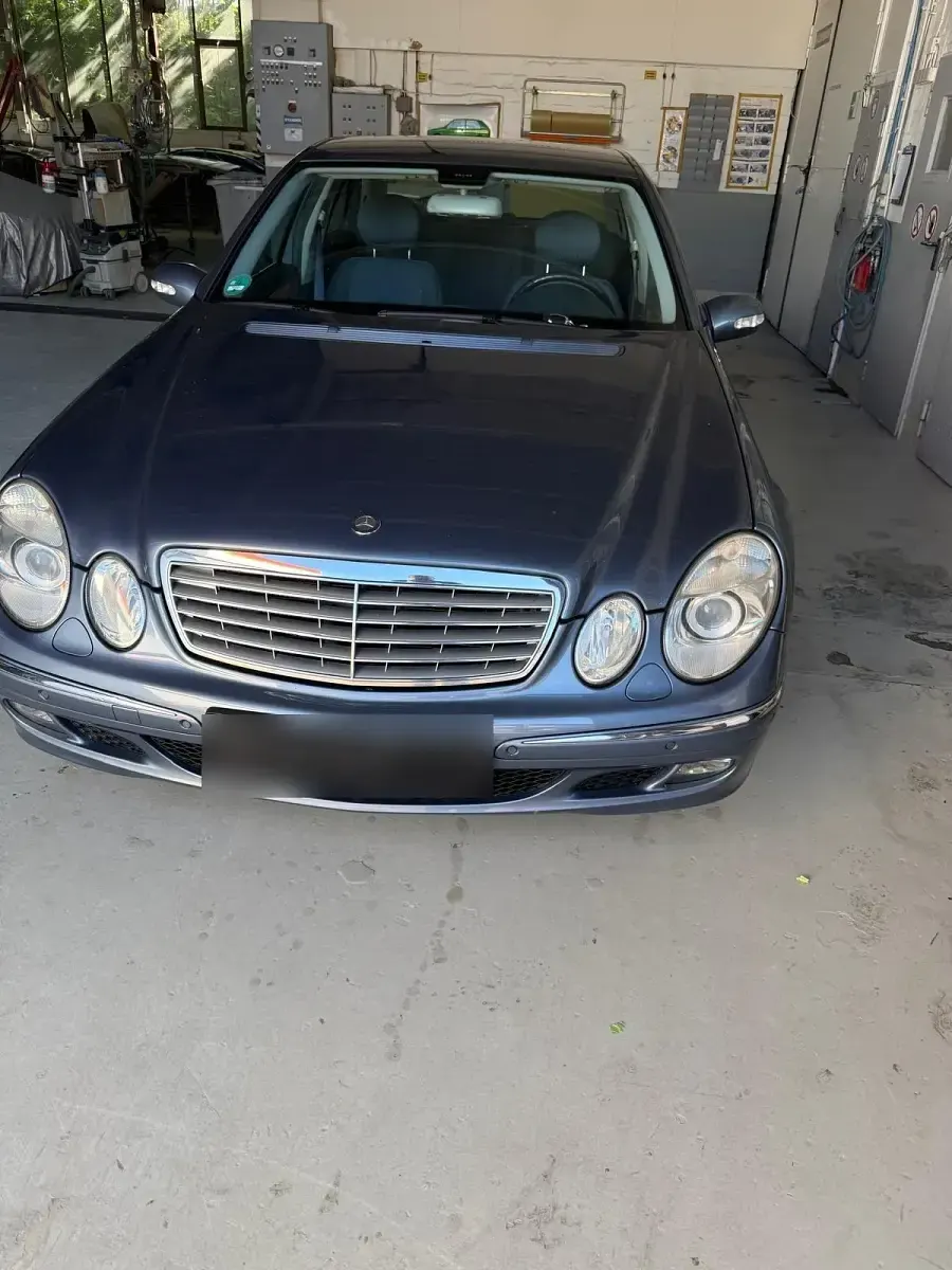 Gebraucht Mercedes E200 122 PS (89 kW) 2006 Blau Limousine