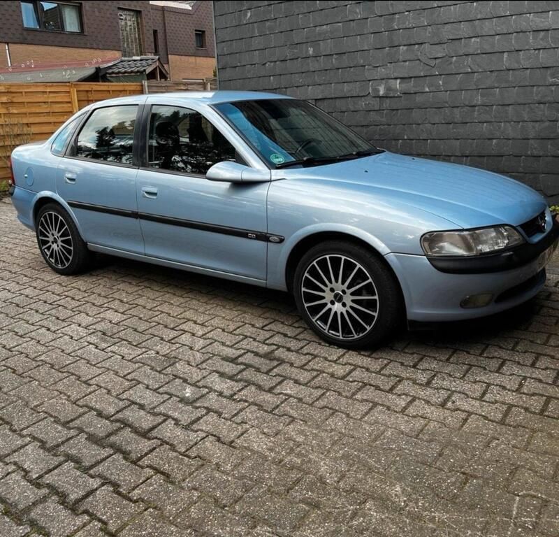 Blau Gebraucht 1996 Opel Vectra Limousine | 2.200 € (Fairer Preis) - Bild 1/4