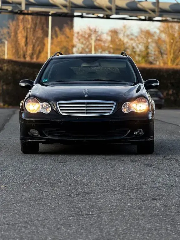 Gebraucht Mercedes C220 150 PS (110 kW) 2007 Schwarz Limousine
