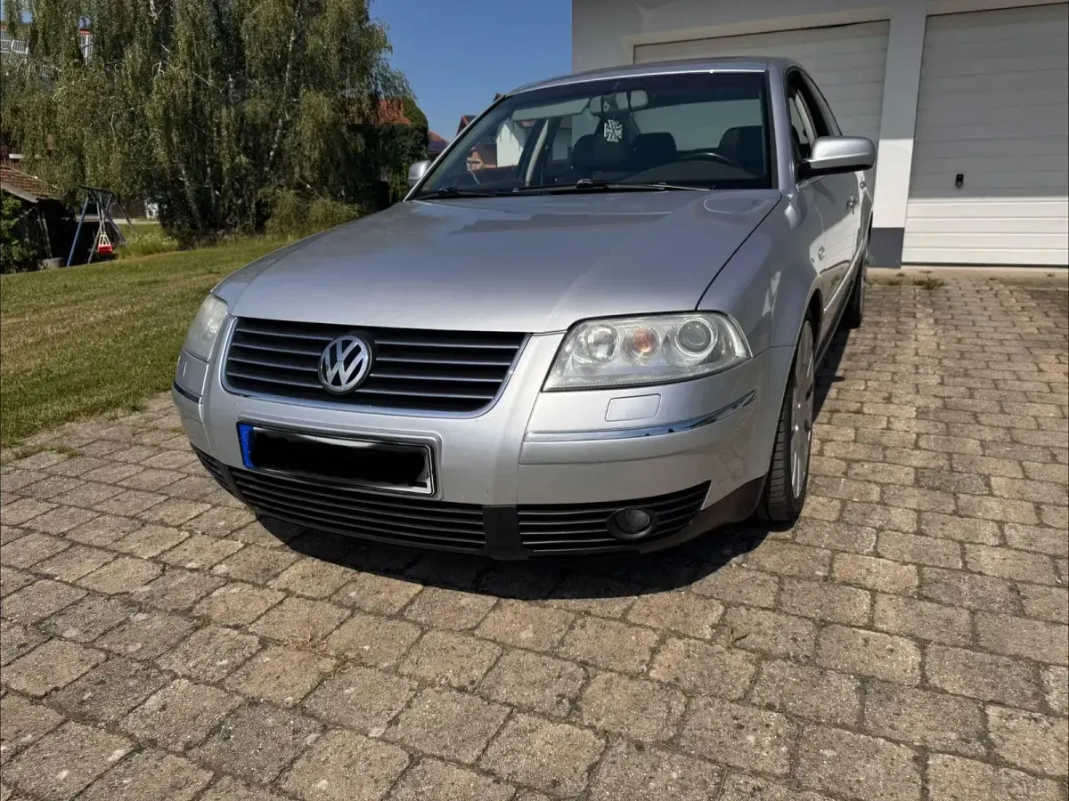 Gebraucht VW Passat Highline 193 PS (141 kW) 2001 Silber Limousine