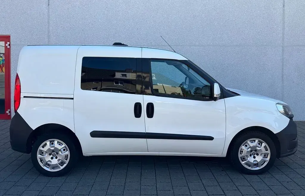 Gebraucht Fiat Doblò 120 PS (88 kW) 2015 Weiß Van / Kleinbus
