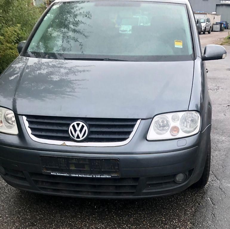 Grau Gebraucht 2004 VW Touran Van / Kleinbus | 1.400 € (Guter Preis) - Bild 1/4