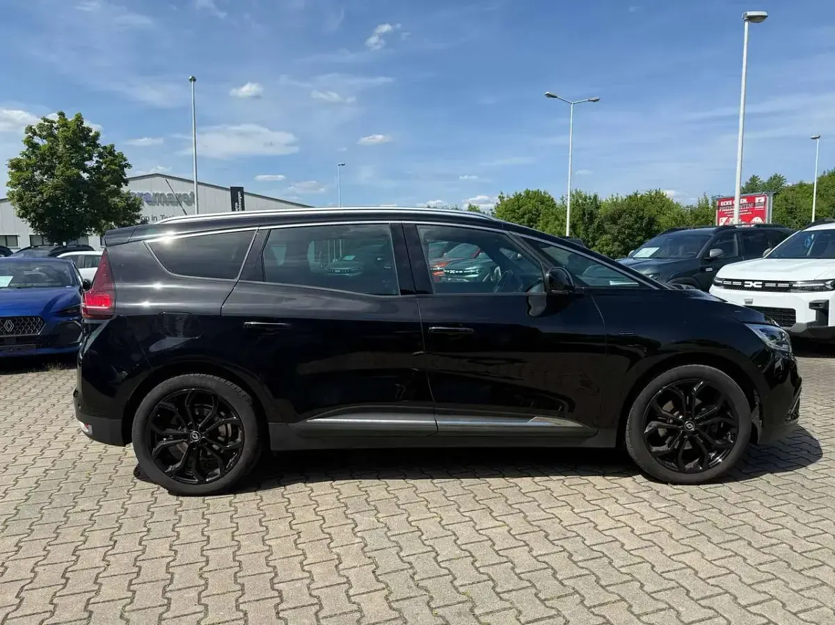 Gebraucht Renault Scenic E-Tech Black Edition 159 PS (116 kW) 2020 Sternenschwarz Van / Kleinbus