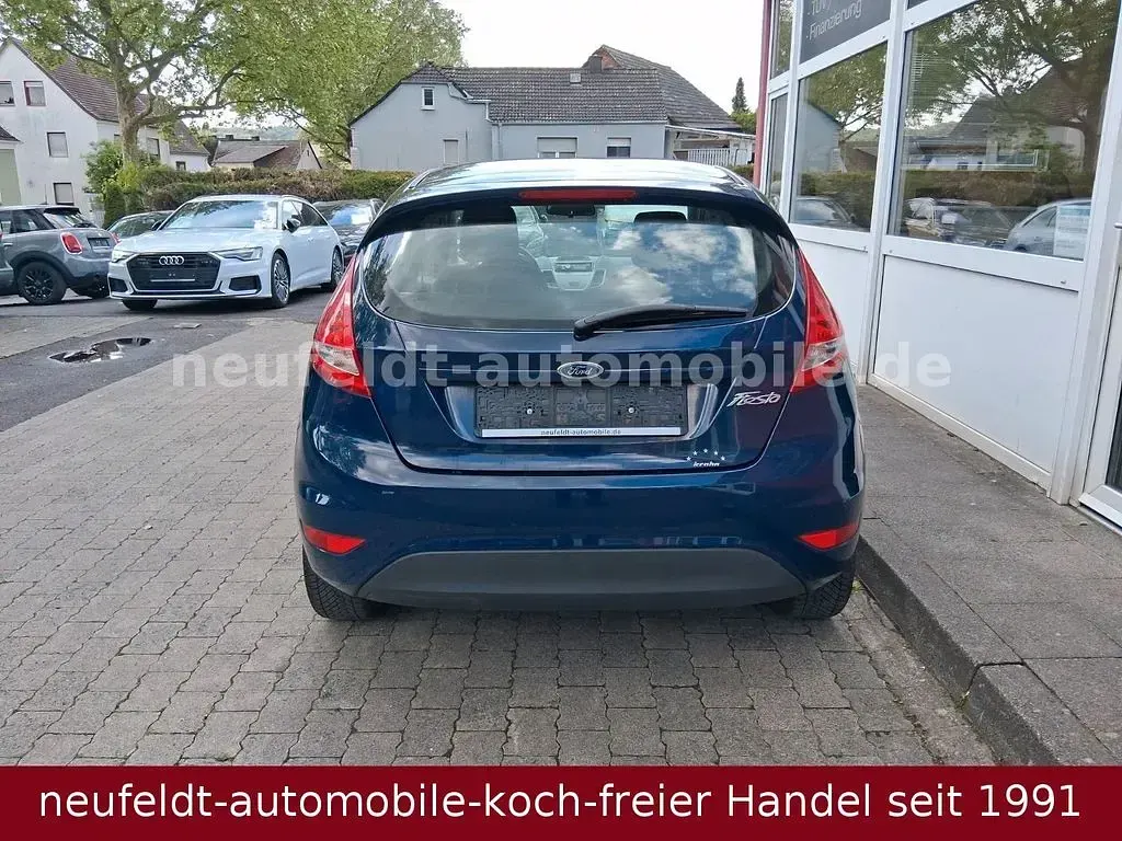 Usata Ford Fiesta Trend 60 CV (44 kW) 2010 Blu Utilitaria