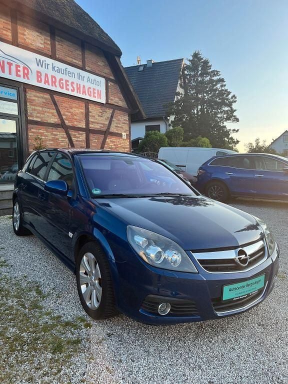 Gebraucht Opel Signum Edition+ 140 PS (102 kW) 2008 Blau Kleinwagen