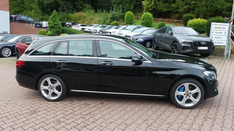 Gebraucht Mercedes C350e 211 PS (155 kW) 2017 Schwarz Limousine