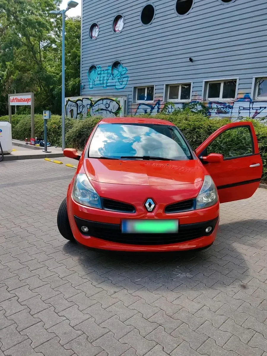 Gebraucht Renault Clio 75 PS (55 kW) 2007 Rot Kleinwagen