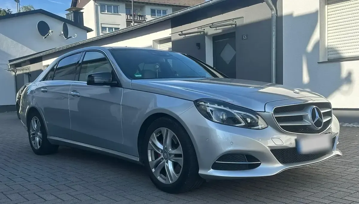 Gebraucht Mercedes E250 204 PS (150 kW) 2014 Grau Limousine