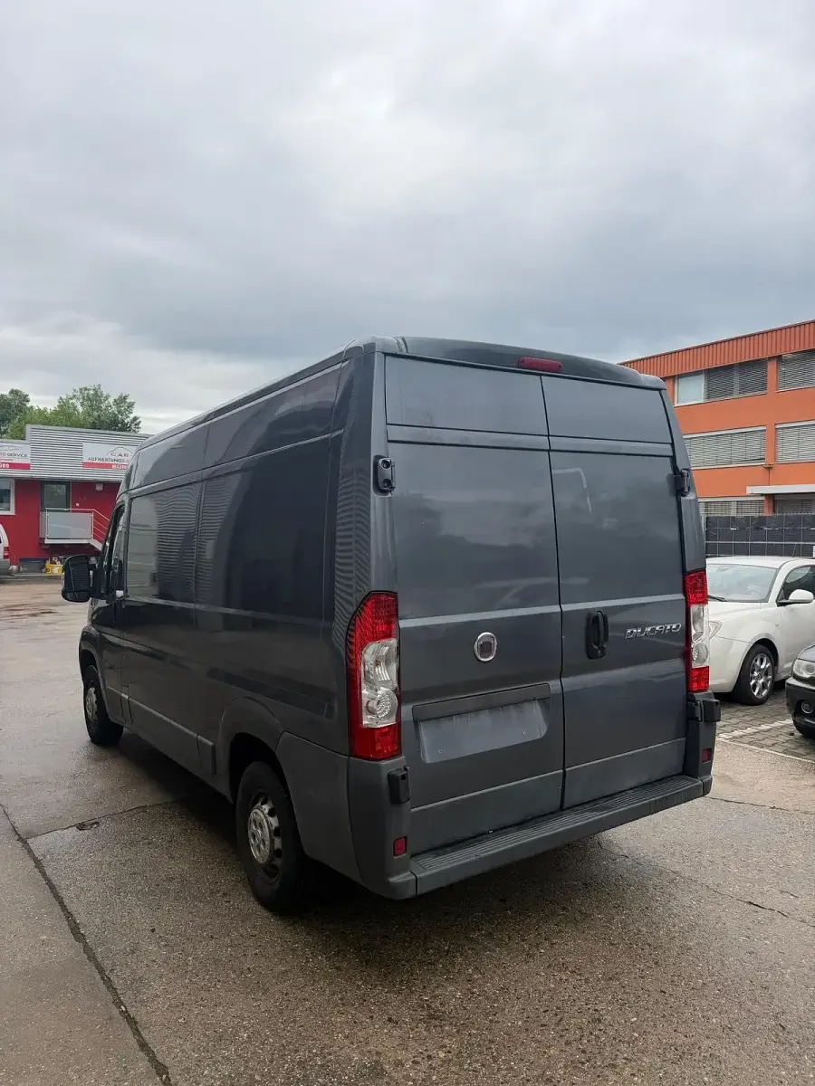 Gebraucht Fiat Ducato 116 PS (85 kW) 2012 Grau Van