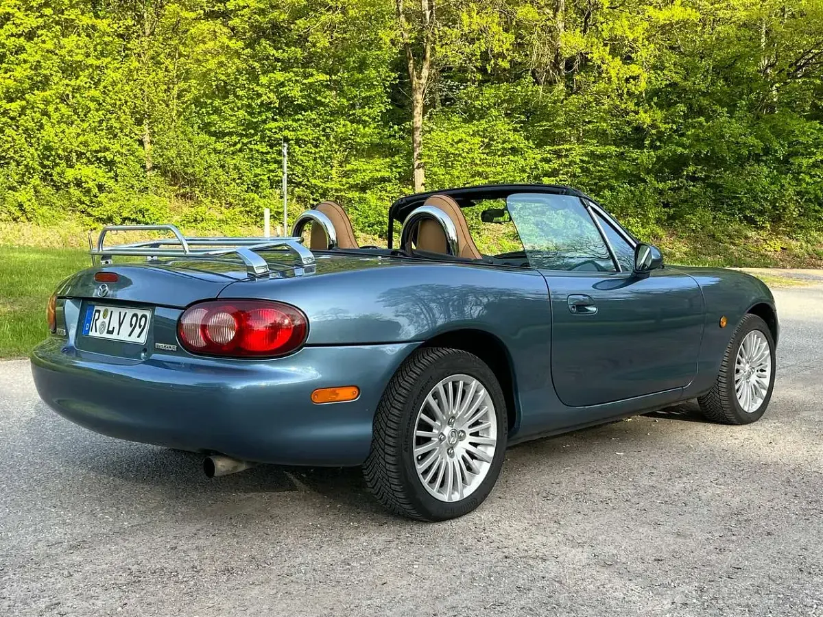 Usata Mazda MX5 Impuls 110 CV (80 kW) 2004 Blu Cabrio