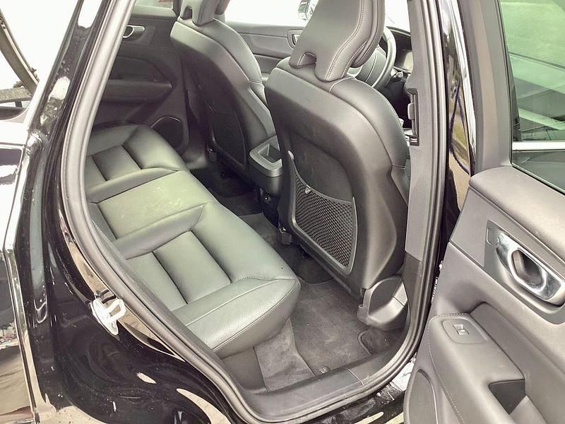 Gebraucht Volvo XC60 Plus 197 PS (144 kW) 2023 Schwarz SUV