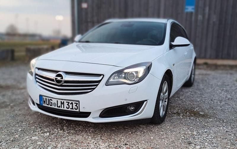 Gebraucht Opel Insignia Edition 163 PS (119 kW) 2014 Weiß Kombi