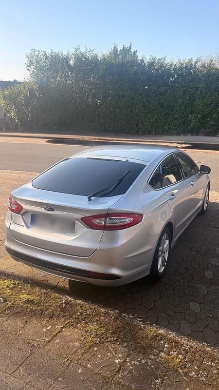 Gebraucht Ford Mondeo Titanium 163 PS (119 kW) 2017 Silber Limousine