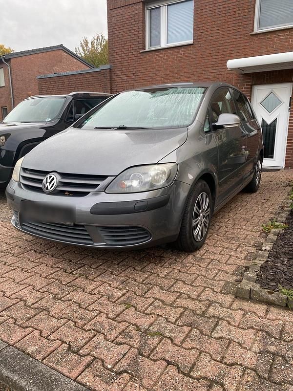 Grau Gebraucht 2005 VW Golf V Limousine | 3.800 € (Etwas zu teuer) - Bild 1/4