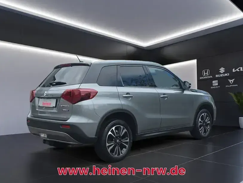 Gebraucht Suzuki Vitara Comfort 129 PS (94 kW) 2022 Galactic graycosmic black SUV