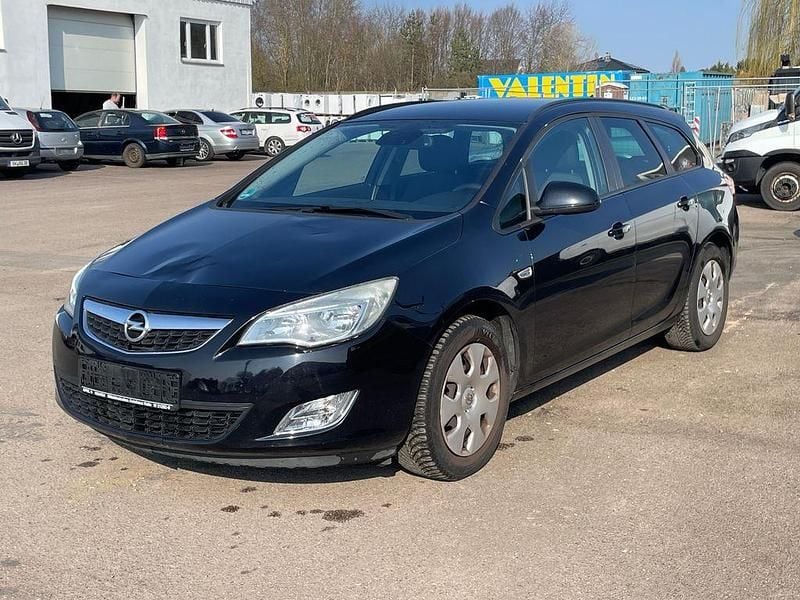 Gebraucht Opel Astra Edition 140 PS (102 kW) 2011 Schwarz Kombi