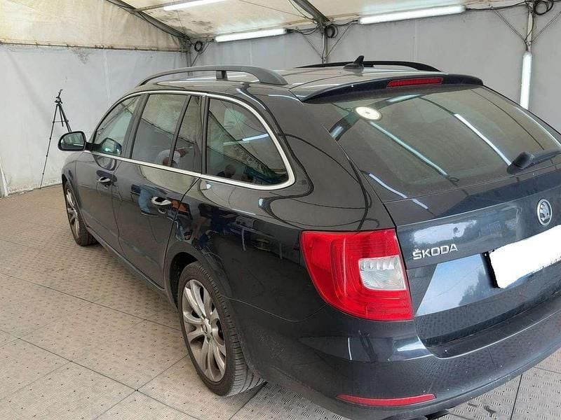 Gebraucht Skoda Superb Best of 140 PS (102 kW) 2015 Schwarz Kombi