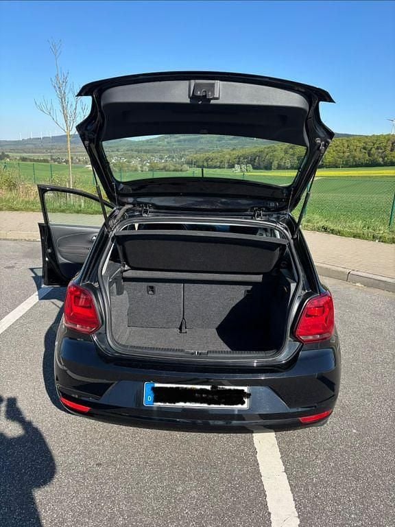 Używany VW Polo 60 KM (44 kW) 2016 Czarny Sedan/Limuzyna