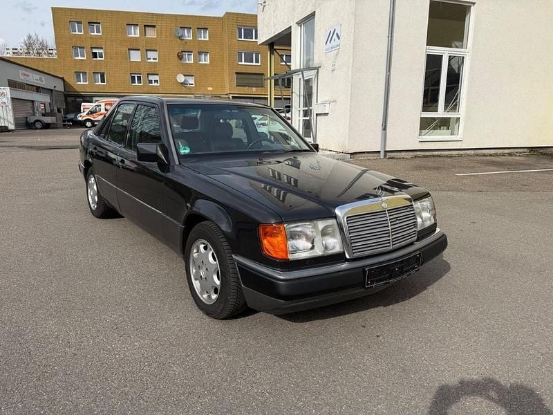 Gebraucht Mercedes E320 220 PS (161 kW) 1993 Schwarz Limousine