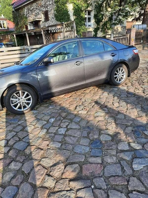 Gebraucht Toyota Camry Hybrid 184 PS (135 kW) 2011 Grau Limousine