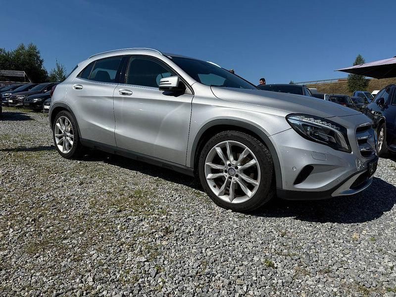 Gebraucht Mercedes GLA250 211 PS (155 kW) 2016 Silber SUV