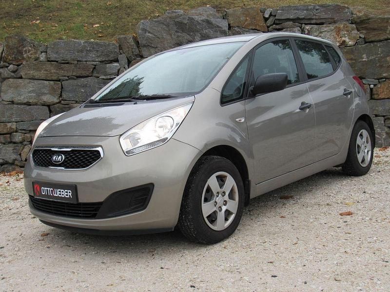 Silber Gebraucht 2013 Kia Venga Attract Kleinwagen | 6.990 € (Etwas zu teuer) - Bild 1/4