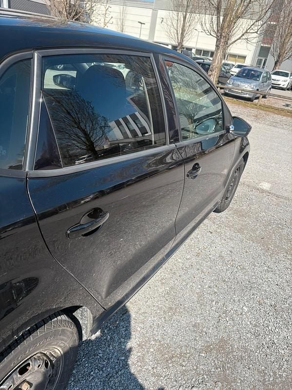 Gebraucht VW Polo 60 PS (44 kW) 2014 Schwarz Kleinwagen