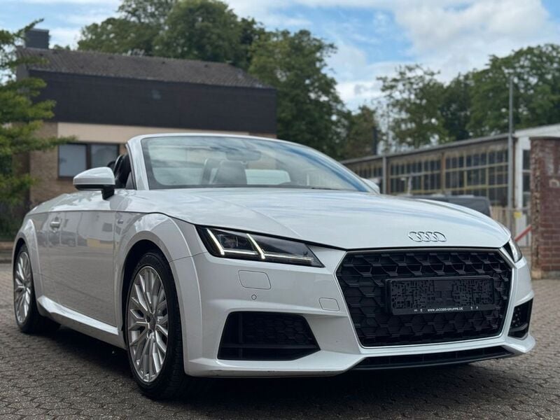 Weiß Gebraucht 2019 Audi TT Roadster S-Line Cabrio | 27.450 € (Teuer) - Bild 1/4