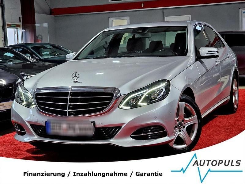 Gebraucht Mercedes E200 184 PS (135 kW) 2015 Iridiumsilber  metallicl (metallic) Limousine