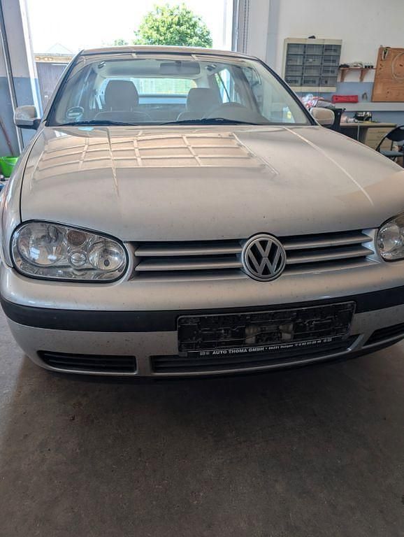 Silber Gebraucht 2000 VW Golf IV Basis Limousine | 950 € (Guter Preis) - Bild 1/4