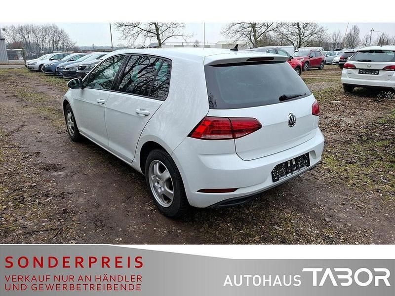 Gebraucht VW Golf VII 86 PS (63 kW) 2018 Pure white Limousine