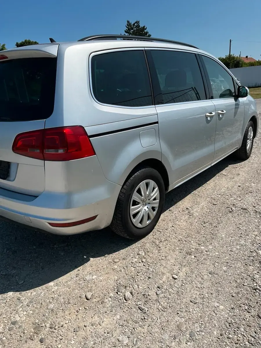 Gebraucht VW Sharan 140 PS (102 kW) 2014 Silber Van / Kleinbus