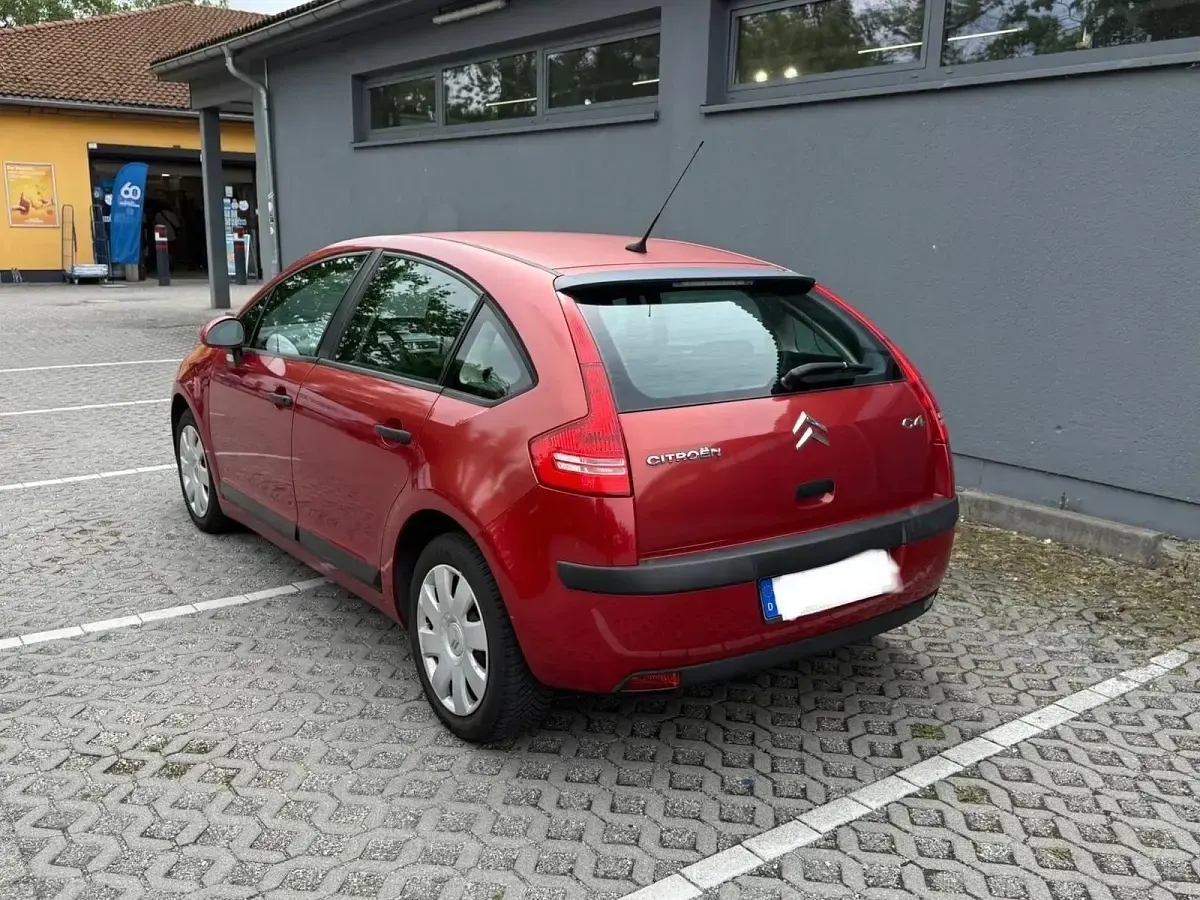 Gebraucht Citroën C4 88 PS (64 kW) 2006 Rot Limousine