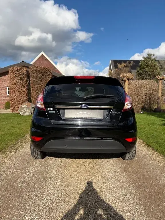 Gebraucht Ford Fiesta Titanium 101 PS (74 kW) 2017 Schwarz Kleinwagen