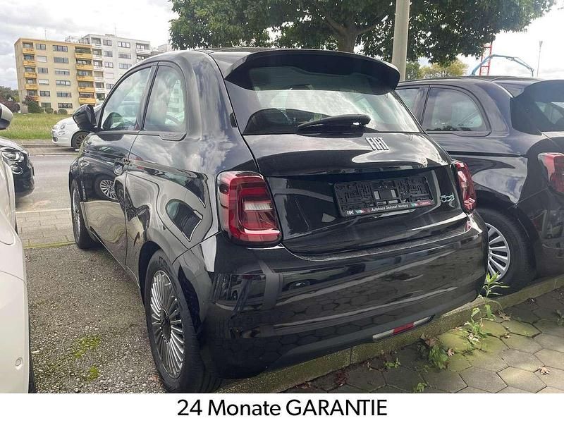 Gebraucht Fiat 500e Icon 69 kW (95 PS) 2023 Schwarz Kleinwagen