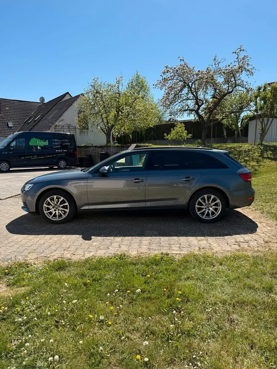 Second-hand Audi A4 Ambiente 150 CP (110 kW) 2017 Gri Break