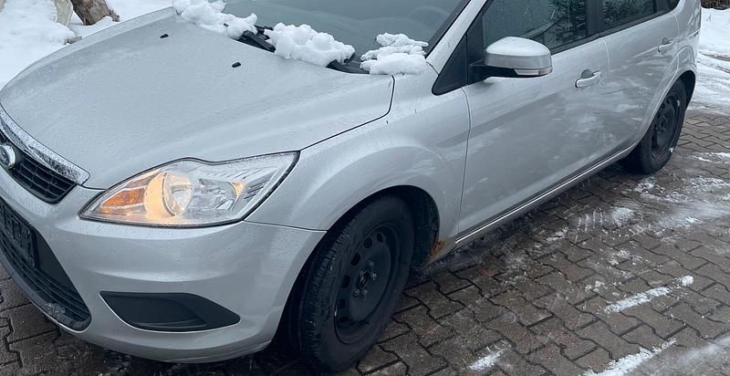 Silber Gebraucht 2008 Ford Focus Titanium Limousine | 1.600 € (Superpreis) - Bild 1/4