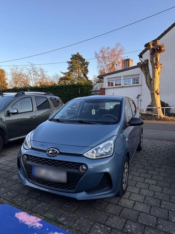 Gebraucht Hyundai i10 Trend 87 PS (63 kW) 2017 Blau Kleinwagen